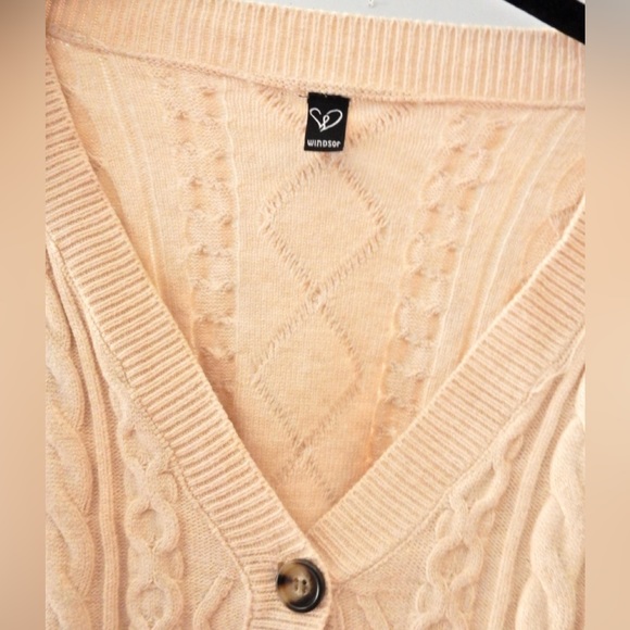 Cropped, Oatmeal Cable Knit Cardigan - Picture 3 of 4